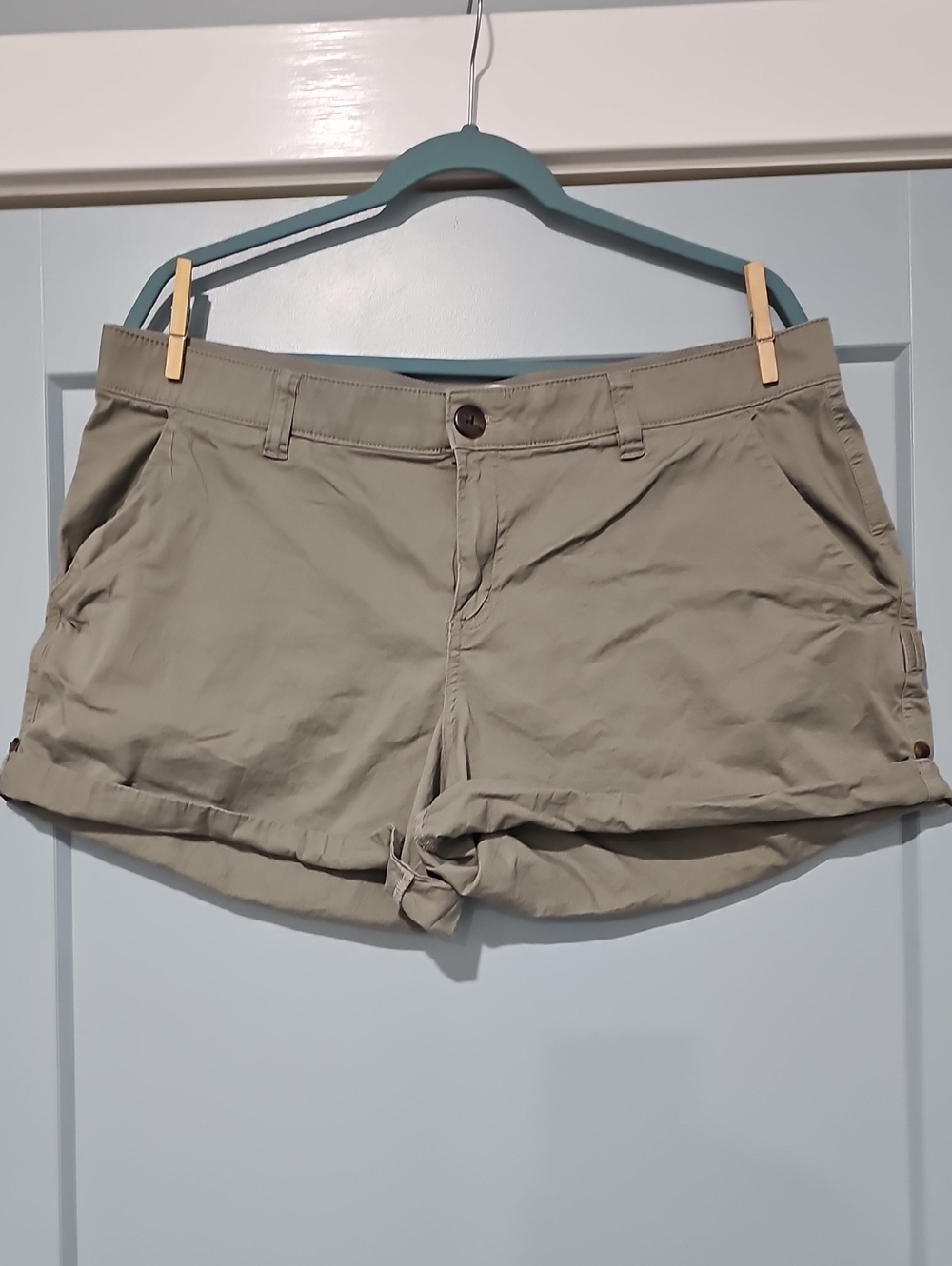 Boston Traders Women's Khaki Roll-Cuff Shorts